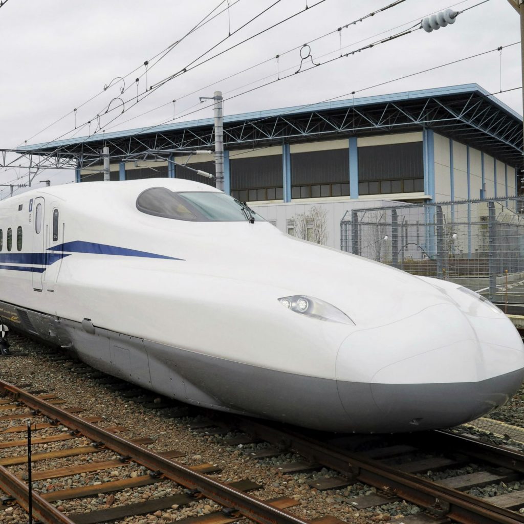 El tren bala | 8 locas técnicas japonesas cotidianas que te harán desear vivir en Japón | bayas de cerebro